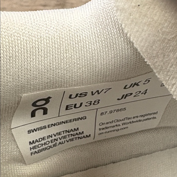 On Running Cloud Sneakers – Women’s 7 (White/Sand) - Picture 8 of 9